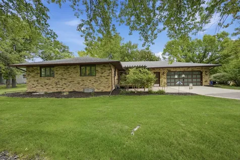 3514 Riverview Circle Moorhead MN 56560