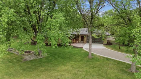 3514 Riverview Circle Moorhead MN 56560