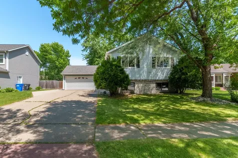 1919 27th Avenue S Fargo ND 58103
