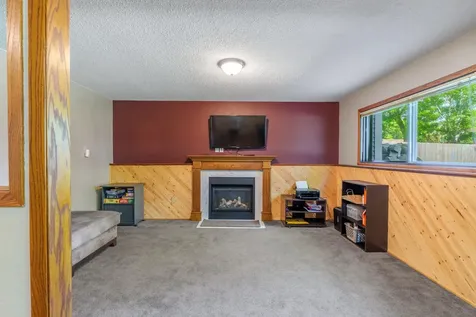 1919 27th Avenue S Fargo ND 58103