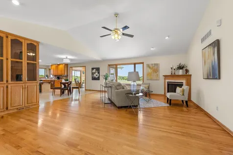 440 Kuntz Drive Independence MN 55359