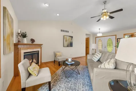 440 Kuntz Drive Independence MN 55359
