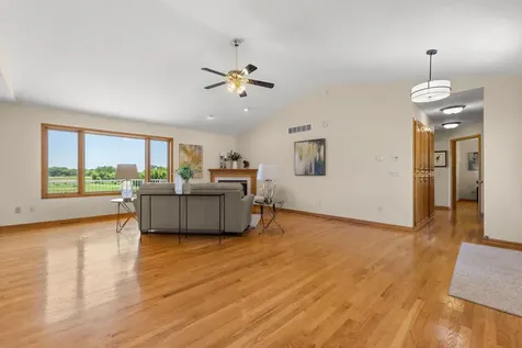 440 Kuntz Drive Independence MN 55359