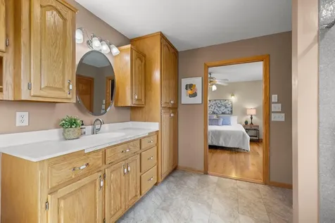 440 Kuntz Drive Independence MN 55359