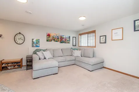 6182 35th Street S Fargo ND 58104