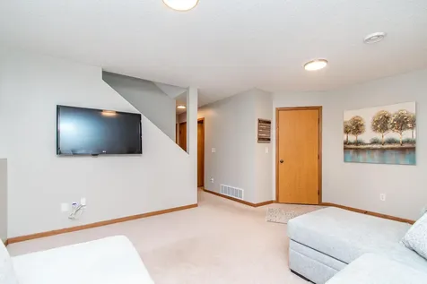 6182 35th Street S Fargo ND 58104