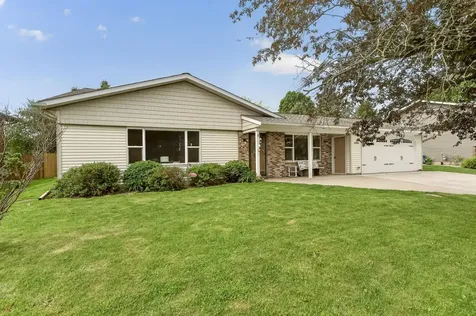 1004 6th Street NW Dodge Center MN 55927
