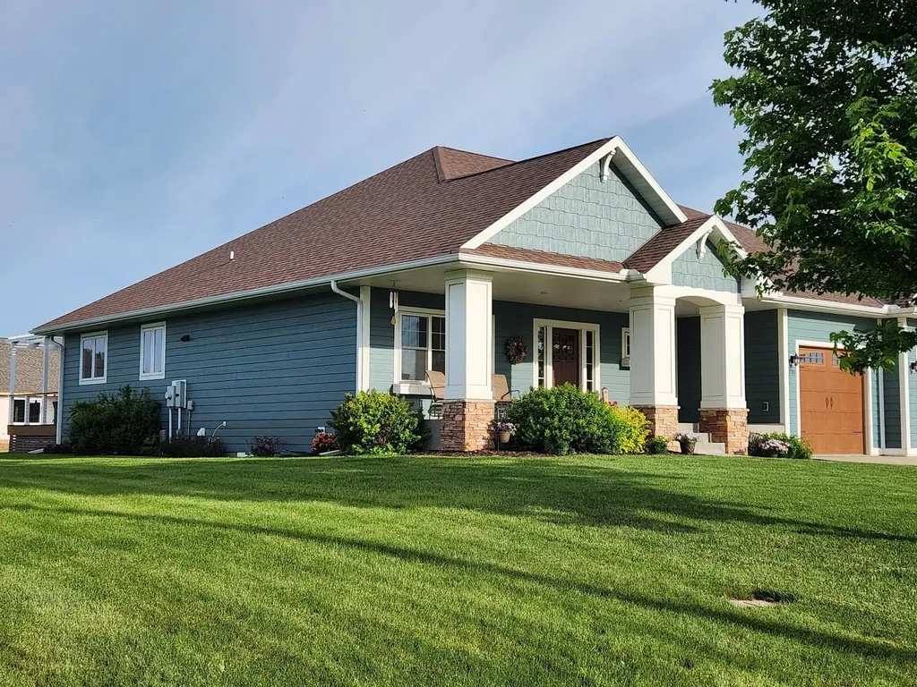 731 St James Circle Litchfield MN 55355
