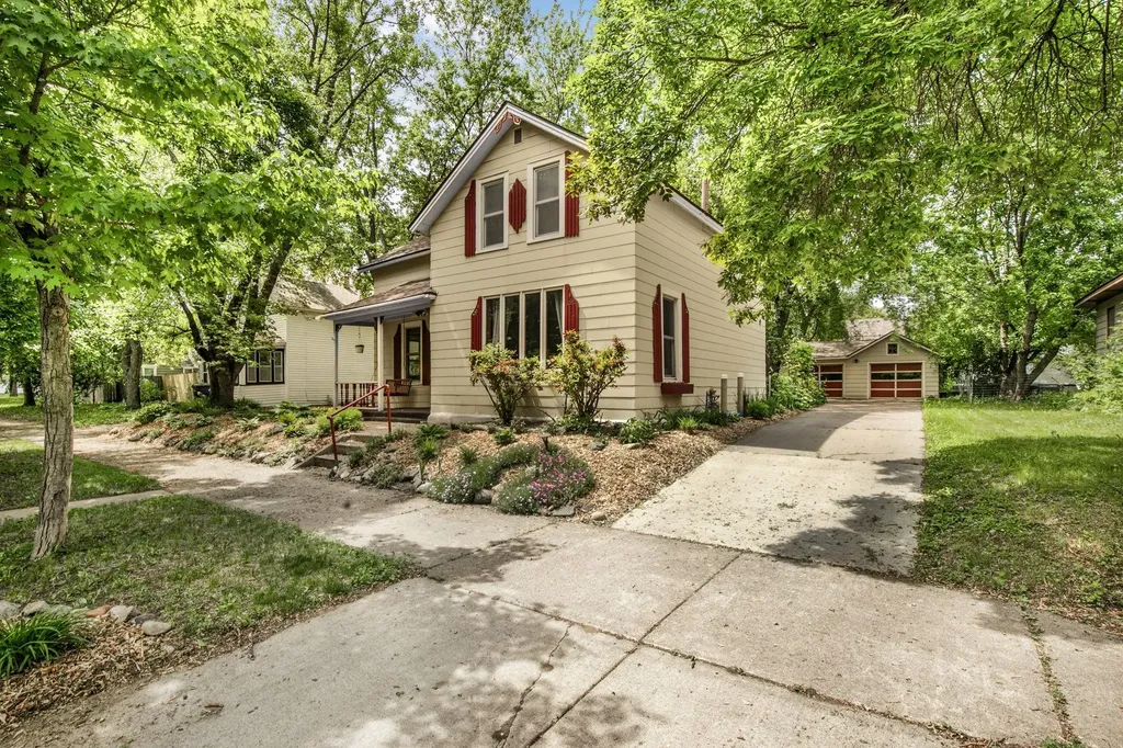 615 10th Avenue N Saint Cloud MN 56303
