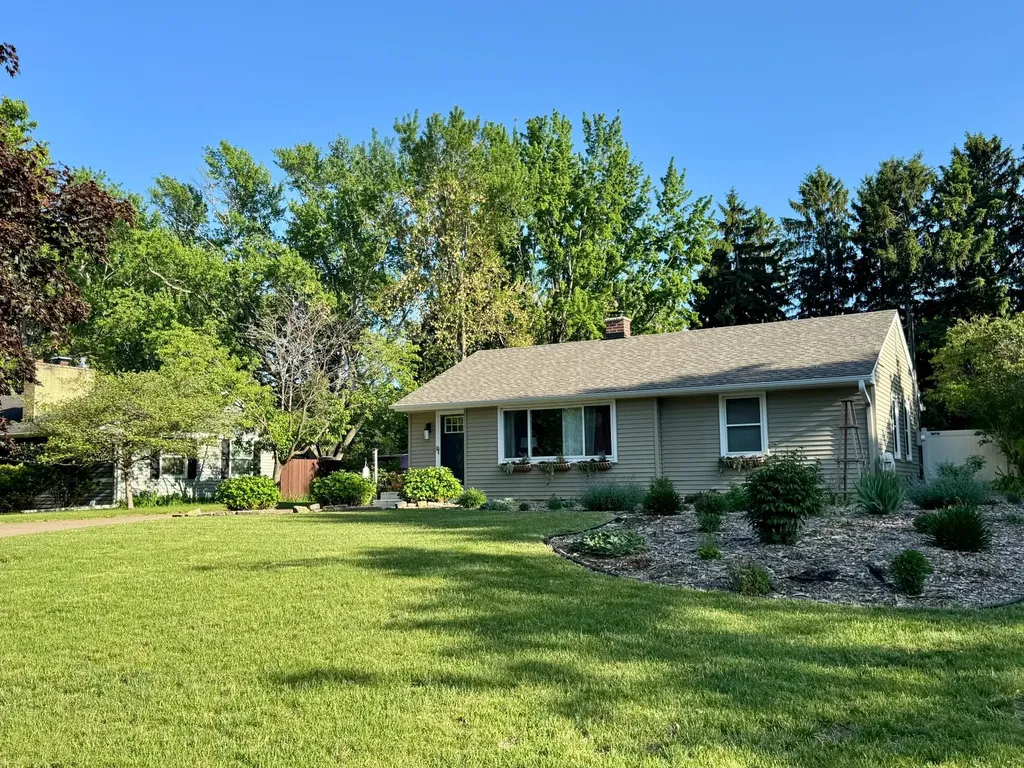 2094 Richard Avenue White Bear Lake MN 55110
