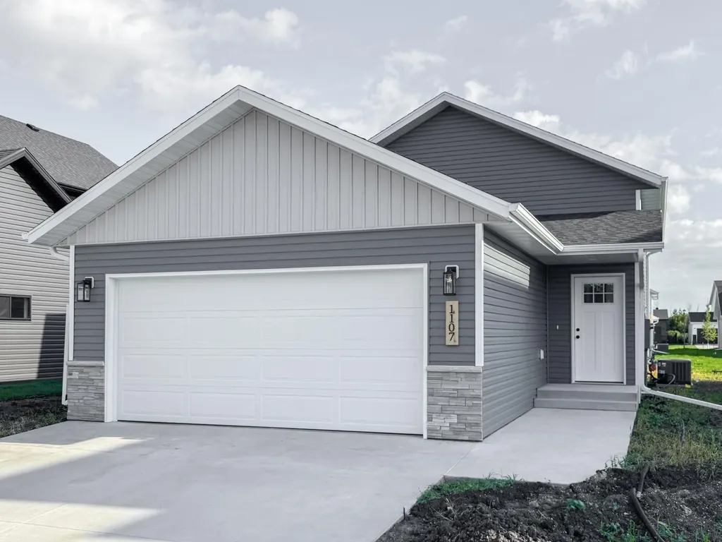 1107 60th Avenue W West Fargo ND 58078