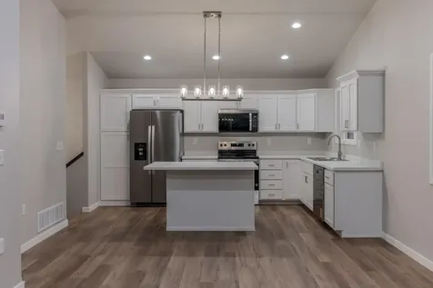 3246 36th Avenue S Moorhead MN 56560