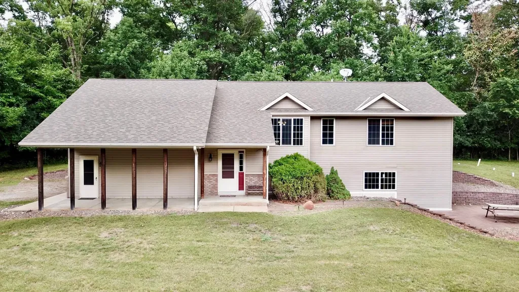 8967 165th Avenue SE Becker MN 55308