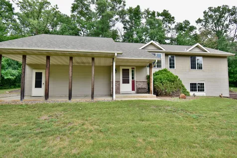 8967 165th Avenue SE Becker MN 55308
