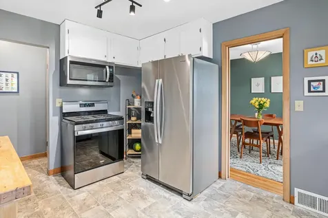 620 7th Street E Chaska MN 55318