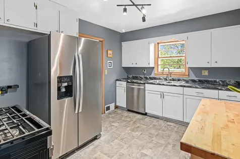 620 7th Street E Chaska MN 55318