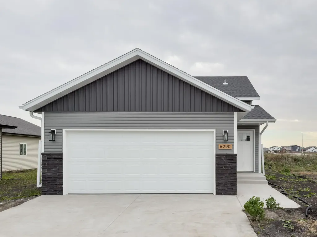 6290 87th Avenue S Horace ND 58047