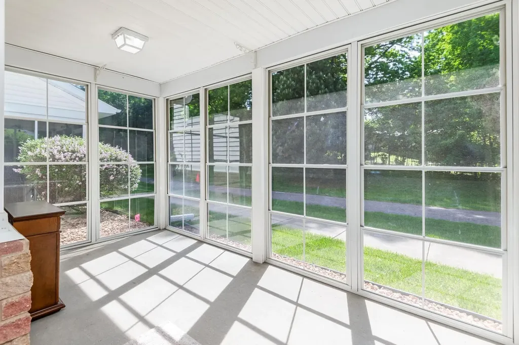 2133 Village Trail Mound MN 55364