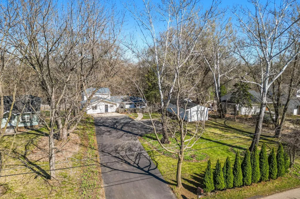 1812 Oakview Lane N Plymouth MN 55441