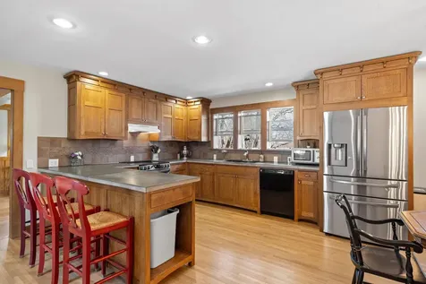 1812 Oakview Lane N Plymouth MN 55441