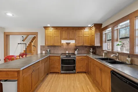 1812 Oakview Lane N Plymouth MN 55441