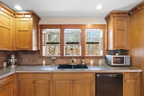 1812 Oakview Lane N Plymouth MN 55441