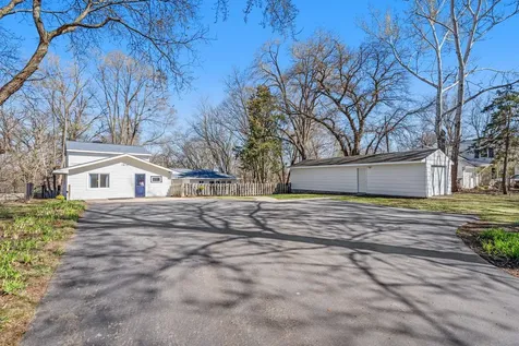 1812 Oakview Lane N Plymouth MN 55441