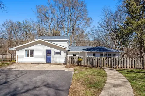 1812 Oakview Lane N Plymouth MN 55441