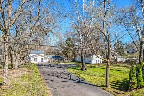 1812 Oakview Lane N Plymouth MN 55441