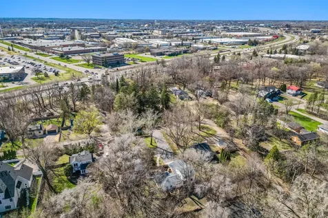 1812 Oakview Lane N Plymouth MN 55441