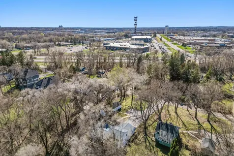 1812 Oakview Lane N Plymouth MN 55441