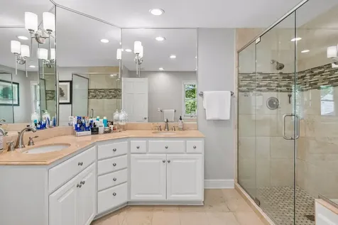 9190 Victoria Drive Eden Prairie MN 55347