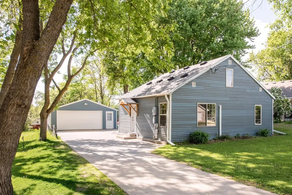902 Quincy Street Alexandria MN 56308