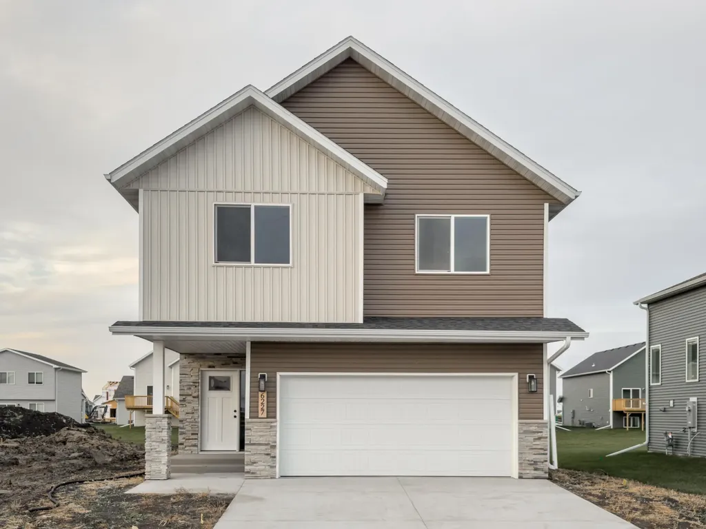 6227 87th Avenue S Horace ND 58047