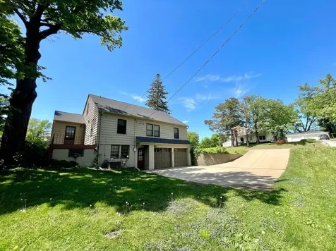 26 Birch Street NE New London MN 56273