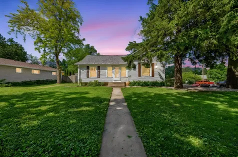 212 Main Street E Saint Clair MN 56080