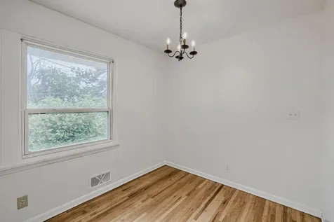 1366 Colonial Drive Roseville MN 55113