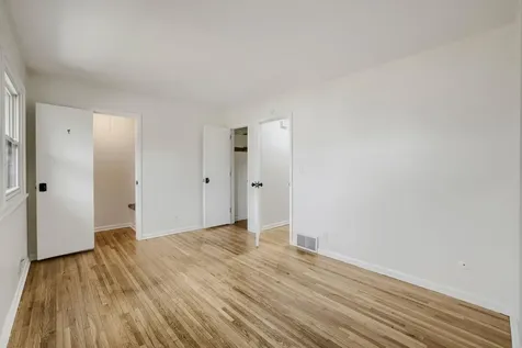 1366 Colonial Drive Roseville MN 55113