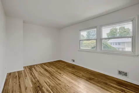 1366 Colonial Drive Roseville MN 55113