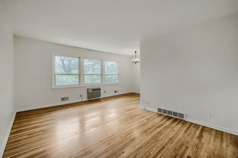 1366 Colonial Drive Roseville MN 55113