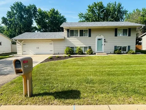 10250 99th Avenue N Maple Grove MN 55369