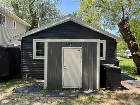 1606 E Lake Street Osakis MN 56360