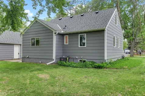 7804 Emerson Avenue N Brooklyn Park MN 55444