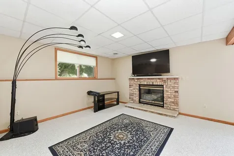 4212 Valley Drive NW Rochester MN 55901