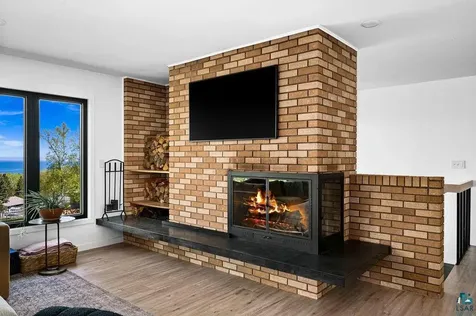 3801 Rockview Court Duluth MN 55804