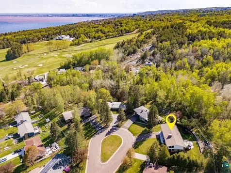 3801 Rockview Court Duluth MN 55804