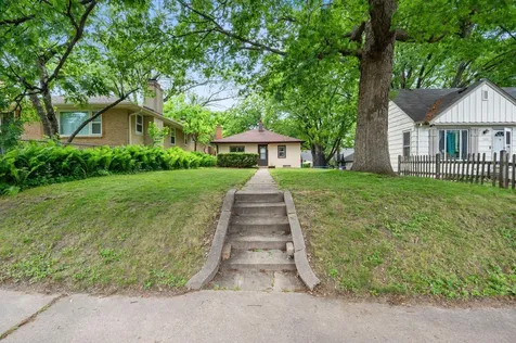 3331 Beard Avenue N Robbinsdale MN 55422