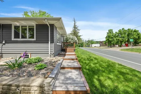 107 Hallam Avenue S Mahtomedi MN 55115