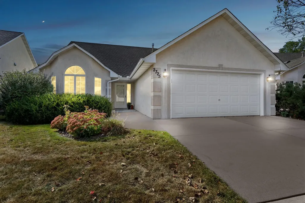 2325 Wight Bay Brooklyn Park MN 55443