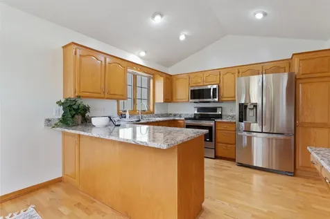 2325 Wight Bay Brooklyn Park MN 55443